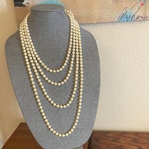 5/$10❤️❤️❤️Vintage 90s Set of 3 Plastic Cream Pearls Necklaces